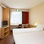 Ibis Katowice - 2*