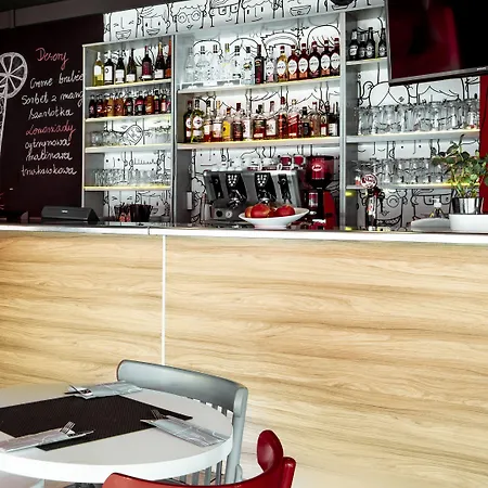 Ibis Katowice - Готель Забже