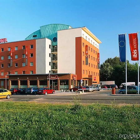 Готель Ibis Katowice - 2*