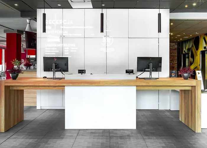 卡托维兹 - 扎布热宜必思酒店 酒店 扎布热