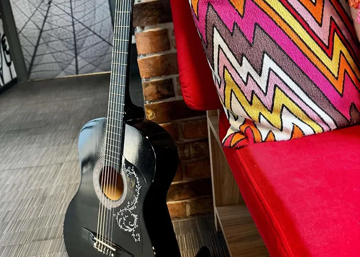 卡托维兹 - 扎布热宜必思酒店 酒店 2*