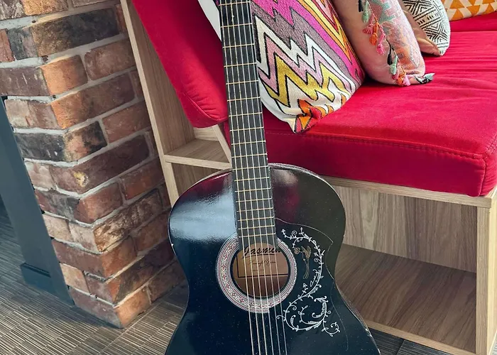 卡托维兹 - 扎布热宜必思酒店 酒店 2*