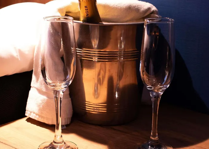 酒店 卡托维兹 - 扎布热宜必思酒店 2*